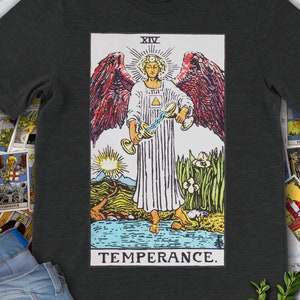 Camiseta con carta del Tarot original de la Templanza, vintage, dibujada a mano, de Rider Waite.