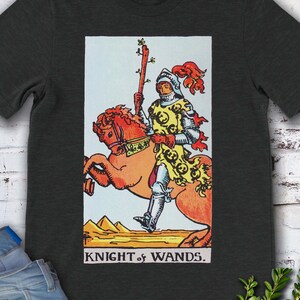 Vintage Tarotkaart Knight of Wands - origineel handgetekende Rider Waite-deck