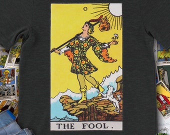 Camiseta con la carta del Tarot original de Rider Waite, dibujada a mano, de El Loco.
