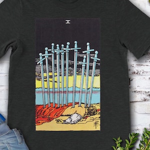 Carta de Tarô Vintage Dez de Espadas - camiseta original desenhada à mão do baralho Rider Waite.