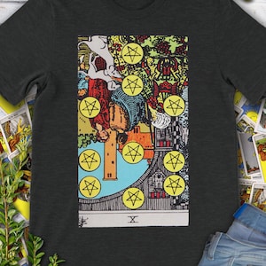 Tien munten of pentakels Vintage omgekeerde tarotkaart - handgetekende origineel Rider Waite Deck-T-shirt.