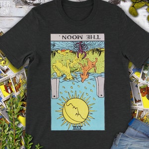 The Moon Vintage Reversed Tarot Card origineel handgetekende Rider Waite Deck T-shirt.