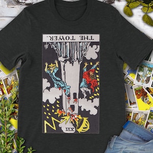The Tower Vintage Reversed Tarot Card, origineel handgetekende Rider Waite Deck-T-shirt.