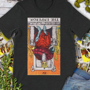 The Emperor Vintage Reversed Tarot Card, origineel handgetekende Rider Waite Deck-T-shirt.