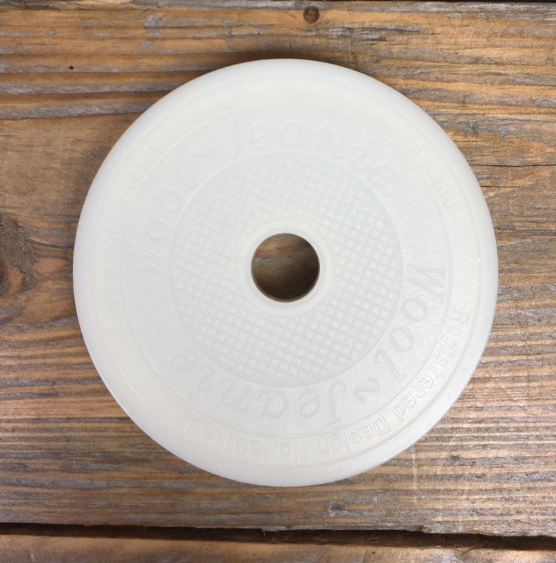 Original Wool Jeanie Pendulum Yarn Knitting and Crochet Yarn