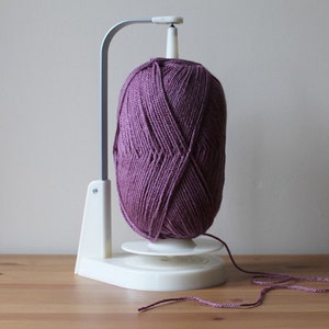 Wool Jeanie Magnetic Pendulum Yarn Knitting and Crochet Yarn Feeder Holder Shipping from the US with Spare Parts Option for Spindle and Base image 2