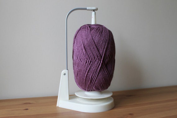 Wool Jeanie Magnetic Pendulum Yarn Knitting and Crochet Yarn Feeder Holder  : : Home