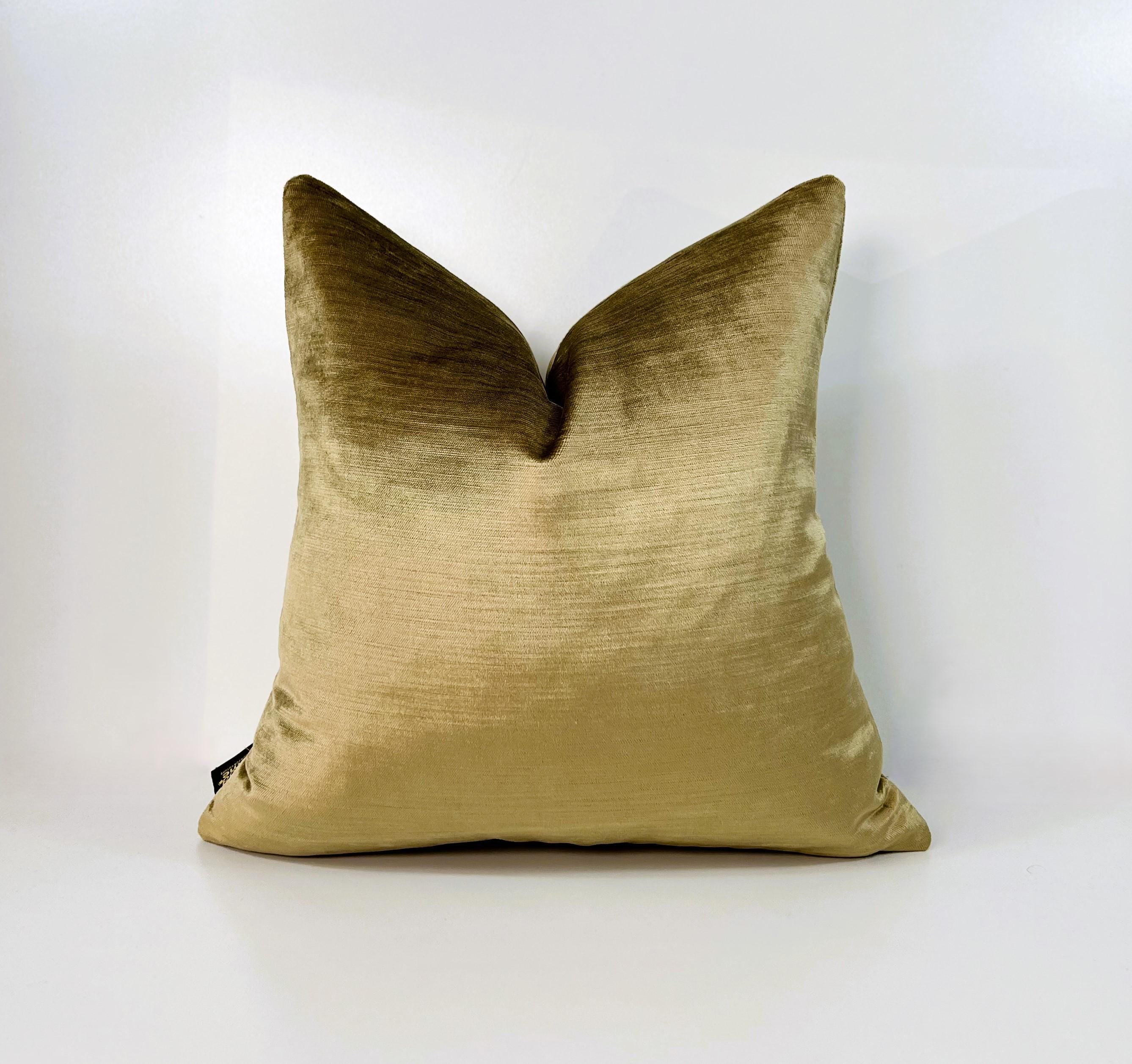 Gold velvet cushions discount