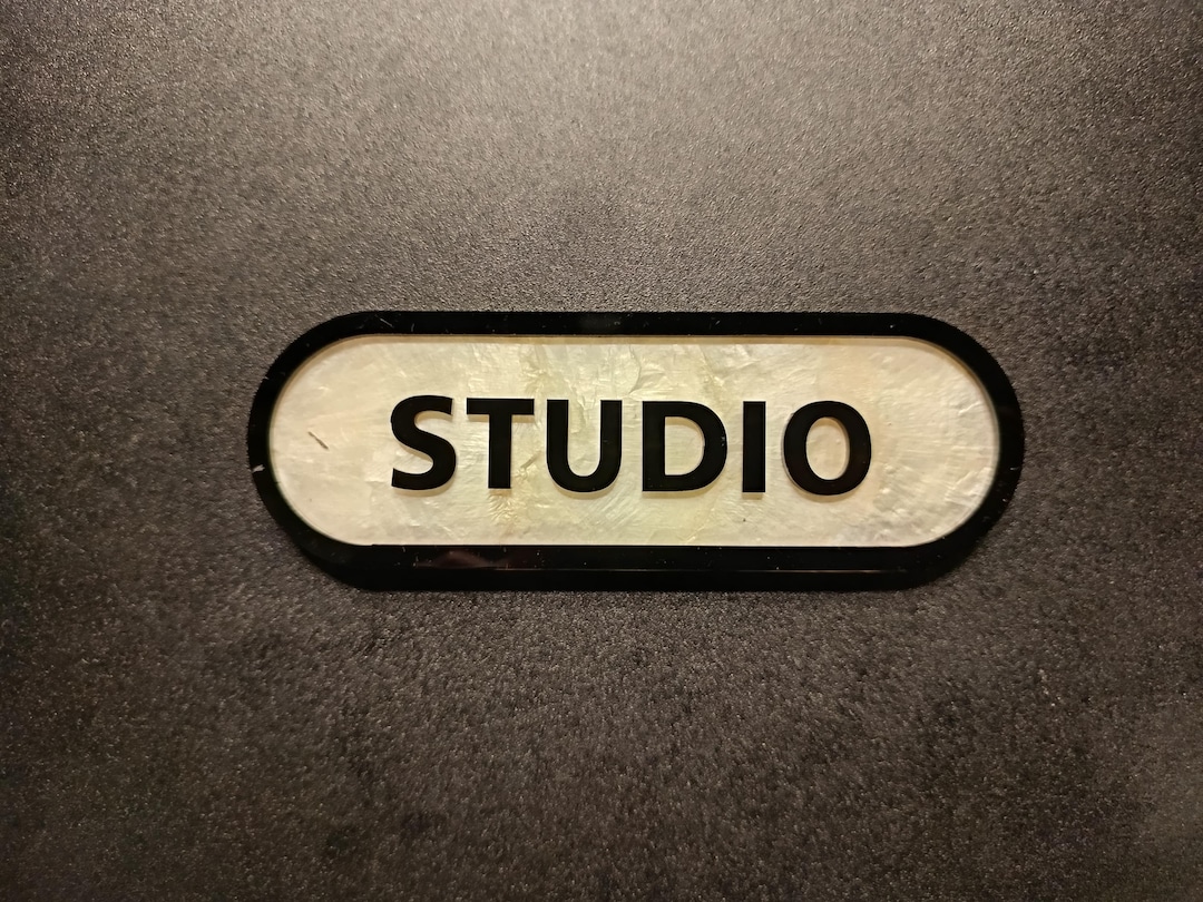 White Soft Seashell Studio Door Sign, Classic Style Natural Studio Door ...