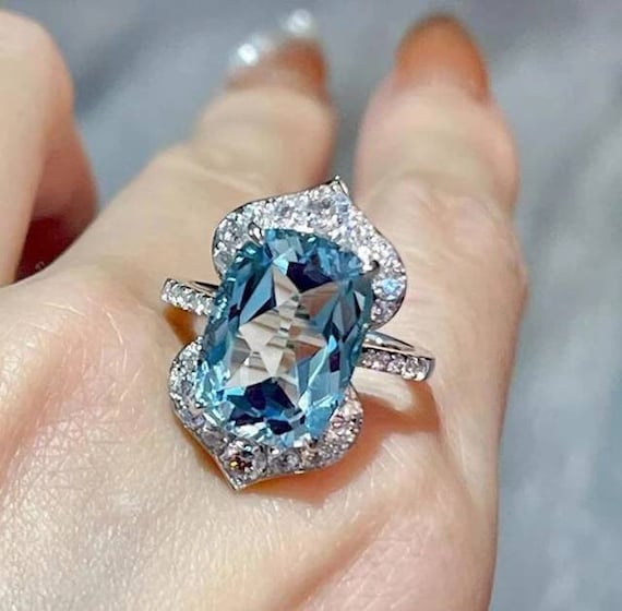 Aquamarine cushion cut engagement ring online
