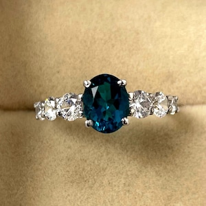 Vintage Paraiba Turmalin Verlobungsring, 14k Weißgold Paraiba Turmalin Ring, Neon Blau Antike Paraiba Ring, Luxus Paraiba Ring.