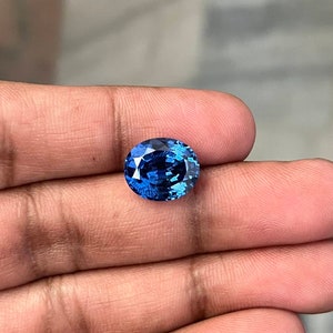 In het lab gemaakte Ceylonblauwe saffier, ovaal geslepen, gefacetteerde saffier, losse edelsteen, uitstekende fabricage, blauwe saffier voor het maken van sieraden afbeelding 1