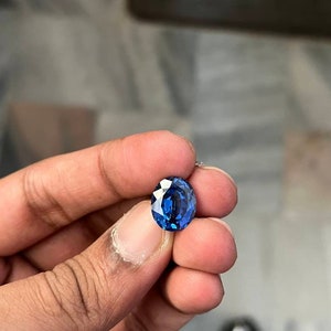 In het lab gemaakte Ceylonblauwe saffier, ovaal geslepen, gefacetteerde saffier, losse edelsteen, uitstekende fabricage, blauwe saffier voor het maken van sieraden afbeelding 2