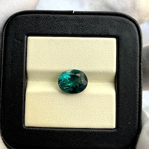 Rares ! Saphir bleu sarcelle, saphir créé en laboratoire, saphir taille ovale, qualité AAA, coupes et fabrication excellentes, saphir bleu sarcelle pour la fabrication de bijoux