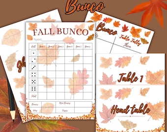 Op de afbeelding: Printbare Bunco-scorekaart met een herfstthema. Witte achtergrond met oranje, bruine en gele aquarelbladeren. De scorekaart heeft ruimte voor de naam van de speler, worp en scores voor zes rondes. De titel "Fall Bunco" is in zwarte tekst geschreven.