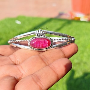 Handgjort rubinarmband: Armband i 925 sterlingsilver med ädelstenar