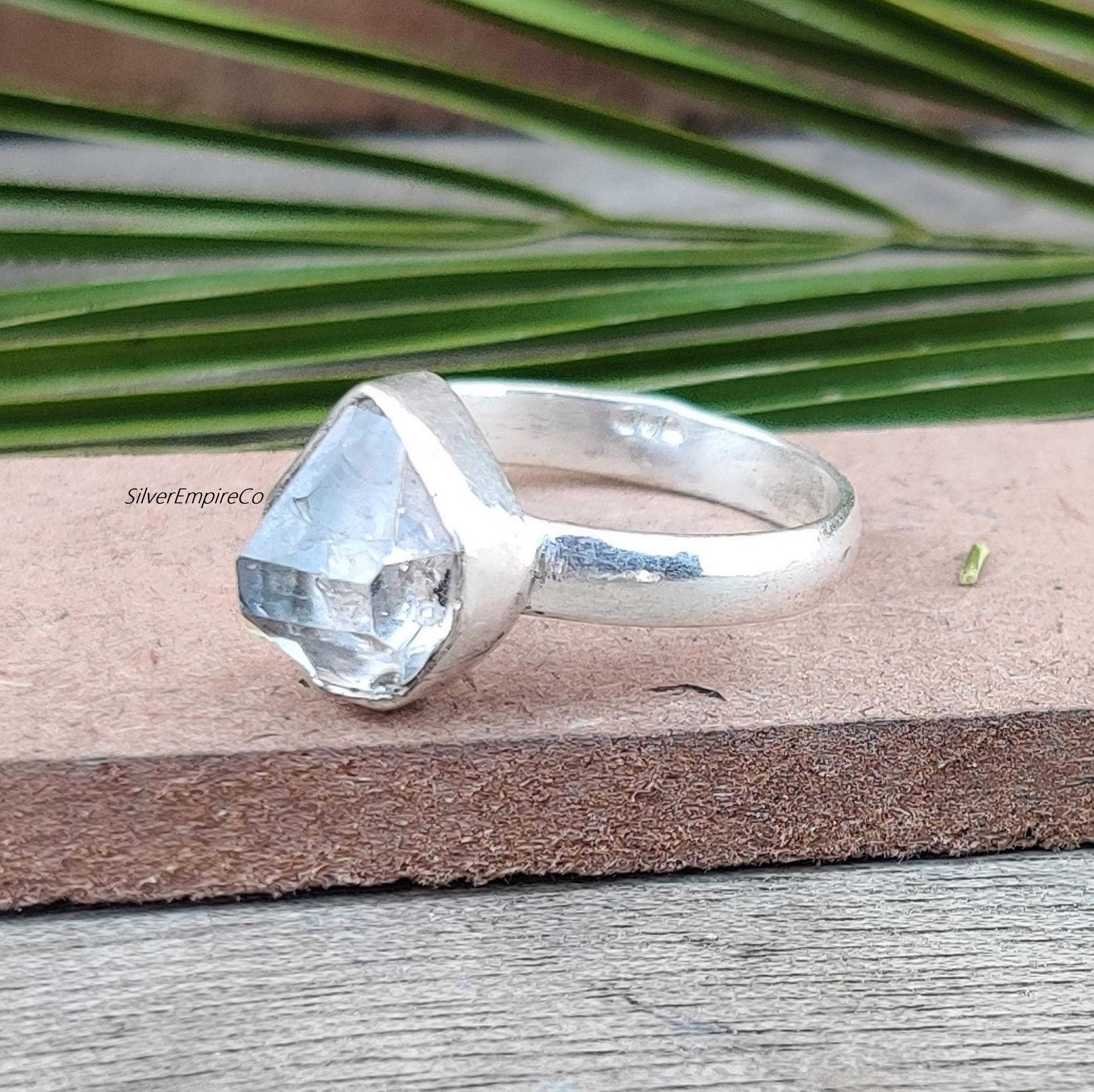 Round Cut Natural Salt Pepper Herkimer Diamond 925 Sterling Silver Ring, Ideal for Wedding/engagement, Grey Diamond Unique Halo Ring