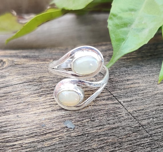 Adjustable Opal Ring: 925 Sterling Silver, Elegant Gemstone  display picture 1