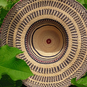 Handgeweven natuurlijke strohoed, schattige strandhoed, Bolga mannen grashoed, Panama strohoeden, inheemse unisex hoed met brede rand, milieuvriendelijke strohoed afbeelding 2