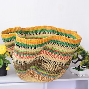 Handwoven straw bowl| wavy storage basket| natural decor basket| eco-friendly art basket| kitchen storage basket| straw decor basket