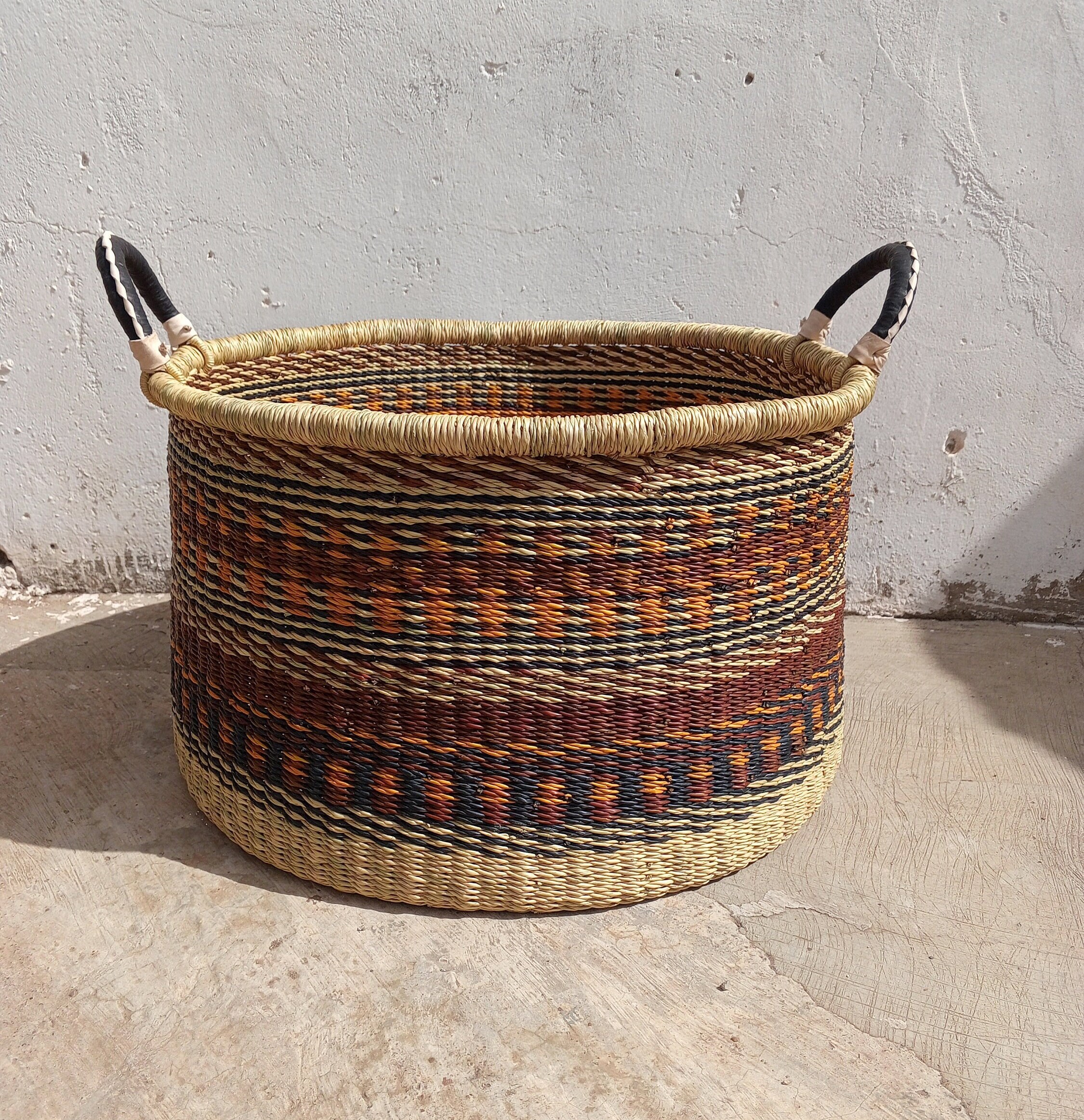 Grand panier à roseaux - France