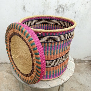 Handwoven laundry basket with lid| woven floor wicker storage| big laundry basket| cloth storage basket| floor wicker basket| straw hamper