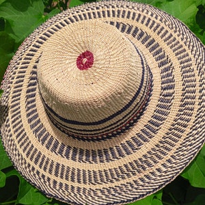 Handgeweven natuurlijke strohoed, schattige strandhoed, Bolga mannen grashoed, Panama strohoeden, inheemse unisex hoed met brede rand, milieuvriendelijke strohoed afbeelding 1