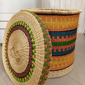 Extra Large laundry basket with lid| laundry basket with leather handle| Handwoven Bedroom and Bathroom floor hamper| Big straw made wicker