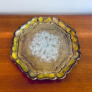 Vintage Italian Ornate Carved Wood Hexagon Tray in Gold and Aqua Center Design immagine 1
