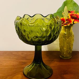 Retro Atomic Star Avocado Green Large Compote Quilted Diamond Starburst Pattern Indiana Glass Tall Vintage Green Glass Pedestal Candy Dish