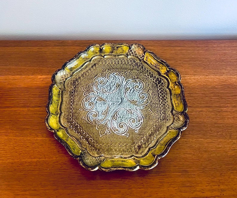 Vintage Italian Ornate Carved Wood Hexagon Tray in Gold and Aqua Center Design immagine 1