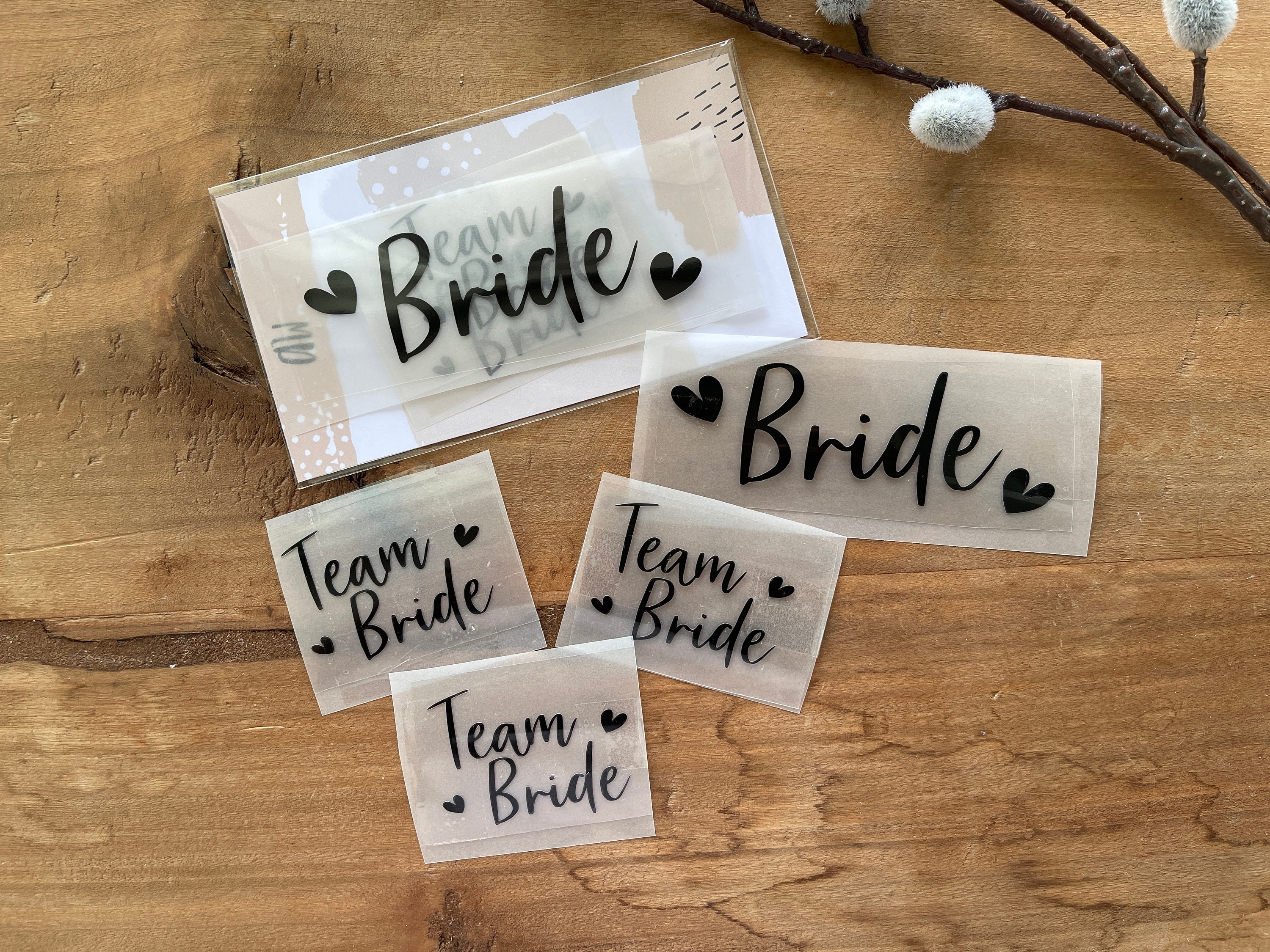 Sancuanyi Team Bride to Be Addio al Nubilato Accessori, 16Pcs Kit Gadget Addio  al Nubilato Sposa e Amiche, Velo Sposa, Tiara, Spille, Tatuaggi, Fascia per  Capelli Decorazioni Addio al Nubilato : 