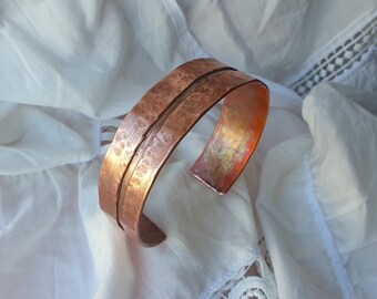 Manchette en cuivre martelé, bracelet élégant martelé, cadeau du 7e anniversaire, jonc en cuivre, bracelet en cuivre personnalisé, manchette à message en cuivre