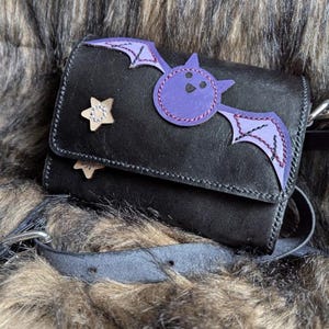 Handmade Bat-Themed Wallet - Custom Vegetable-Tanned Leather - Animal Wallet - Bat Lover - Spooky - Unique Gift