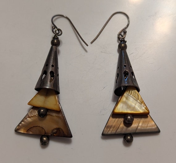 Vintage Brown Mother of Pearl Layered Triangle Cu… - image 1