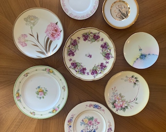 Cottagecore Colorful Floral Plate Wall Set, 8 Eclectic Plate Collection, Vintage Mismatched Gallery Wall Plate, Eclectic Cottage Decor