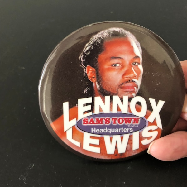 2002 Promo Pin For Lennox Lewis ( Versus Mike Tyson ) Boxing Botton Sam's Town Casino In Tunica Ms..