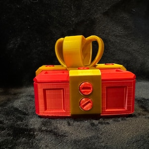 Caja de regalo molesta impresa en 3D - 12 tornillos