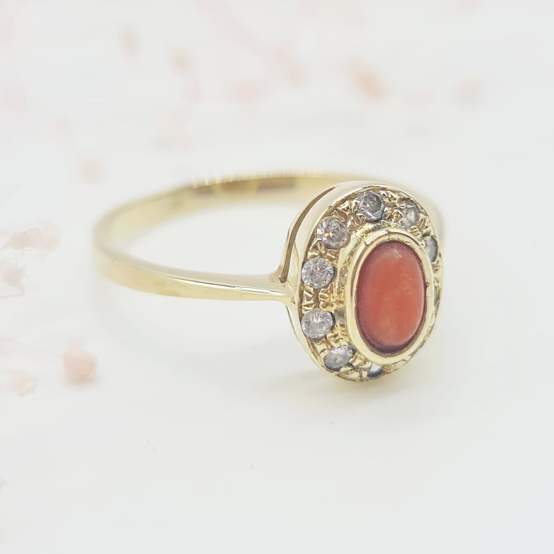 Exquisite vintage ring made of 585 yellow gold with coral cabochon and zirconia stones image 2