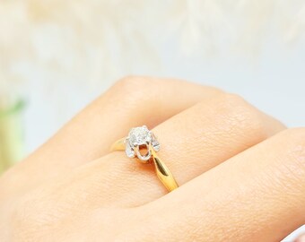 Delicate blossom - vintage engagement ring with 0.25ct diamond in flower setting made of 585 14 KT gold size 59