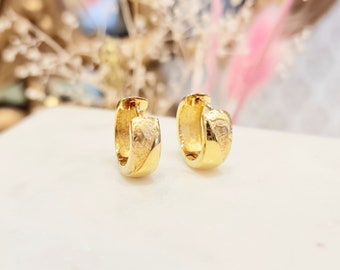 Earrings hoop earrings hammered 14*6 mm 333 8 KT gold 4.86g