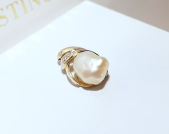 Vintage pendant baroque pearl diamonds 585 14k yellow gold