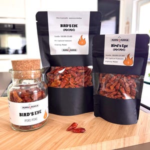 Bird&#39;s Eye Chilies whole