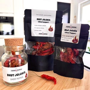 Bhut Jolokia chilies whole – extremely hot!