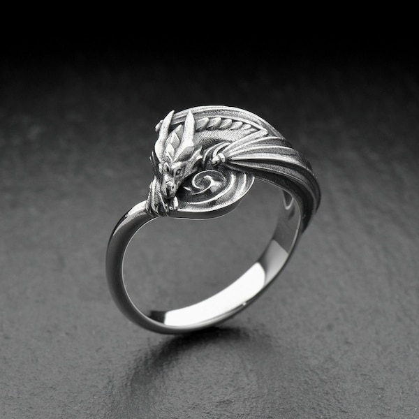Sterling Silver Lying Dragon Ring, Goth Ring, Dragons Lovers Gift, Handamade Dragon Jewelry, Fantasy Jewelry, Mythical Majesty Ring