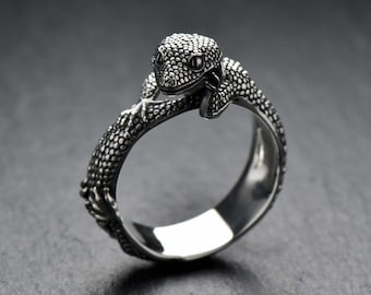 Anillo de gecko de plata de ley: Joyería artesanal con forma de lagarto.