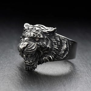 Sterling Silver Siberian Tiger Ring, Tiger Head Ring, Tiger Lovers Gift, Handmade Animal Jewelry, Animal Lovers Ring, Wild Animal Jewelry