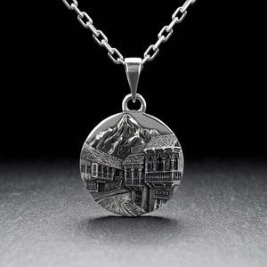 Sterlingzilveren hanger skyline Tbilisi: handgemaakte reissieraden Georgië