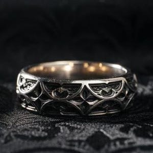 Gothic Tracery Ring, Medieval Wedding Band, Oxidized Cross Pattern, Sterling Silver Architecture Ring, Dark Academia Jewelry, Thumb Ring
