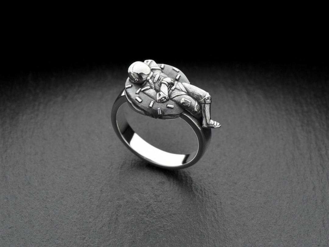 スターリングシルバー製宇宙飛行士ドーナツリング：宇宙好きのための
